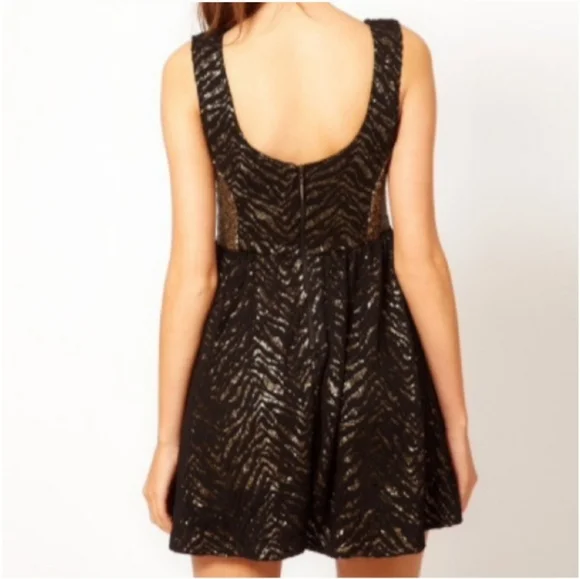 🩷 3/$15 Hunts No More Zebra Sequin Mini Dress, Medium, Like New - Picture 3 of 9